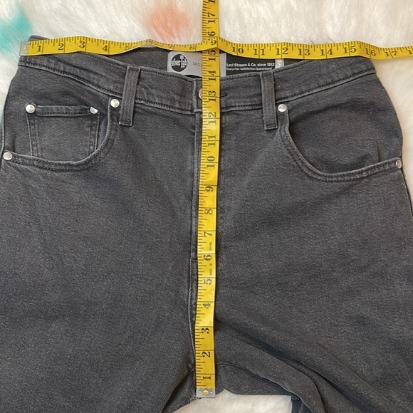 Levi’s Light Black Silver Tab Mom Jeans Size 32 - Picture 8 of 9
